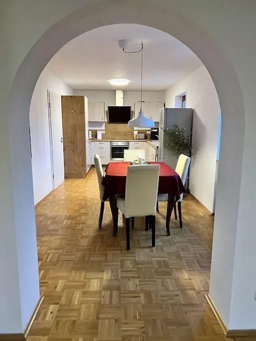 Apartment Garten-Ferienwohnung Seppi Tutzing